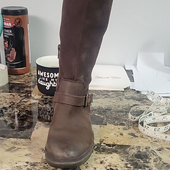 UGG THOMSEN STOUT WATER AND SNOW RESISTANT LEATHER BOOTS, SZ 8 - Picture 10 of 12